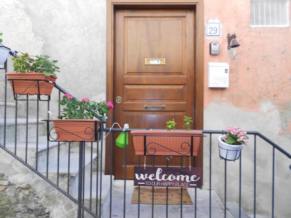 Alloggio Turistico Rizzuto - Centro Storico Bracciano  Luaran gambar